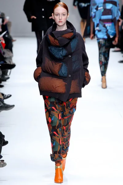 Look 28